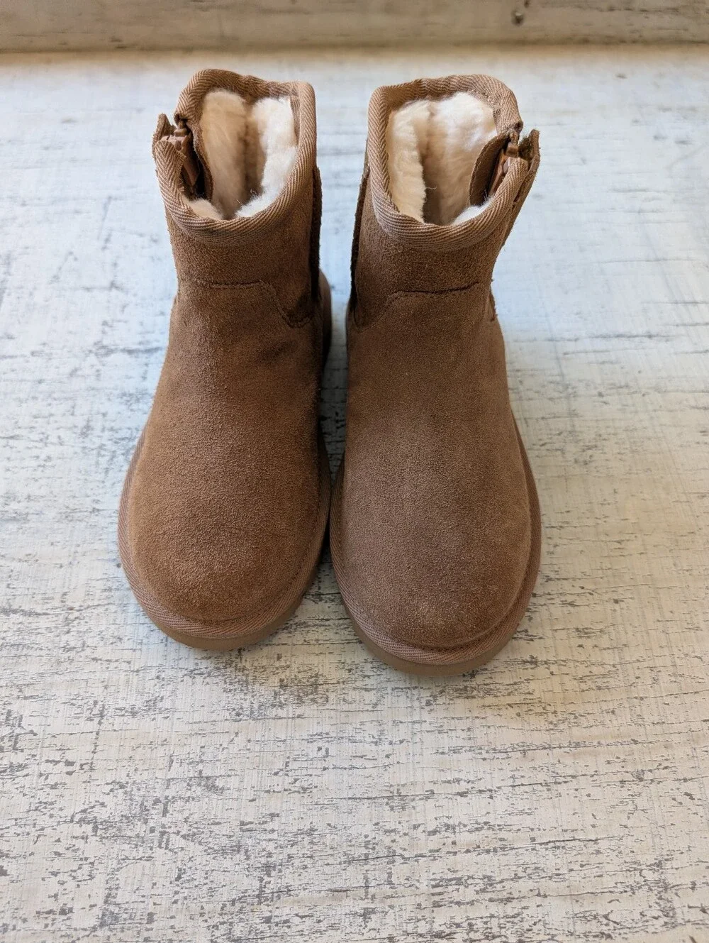 UGG Kids Chestnut Suede Shearling-Lined Boots